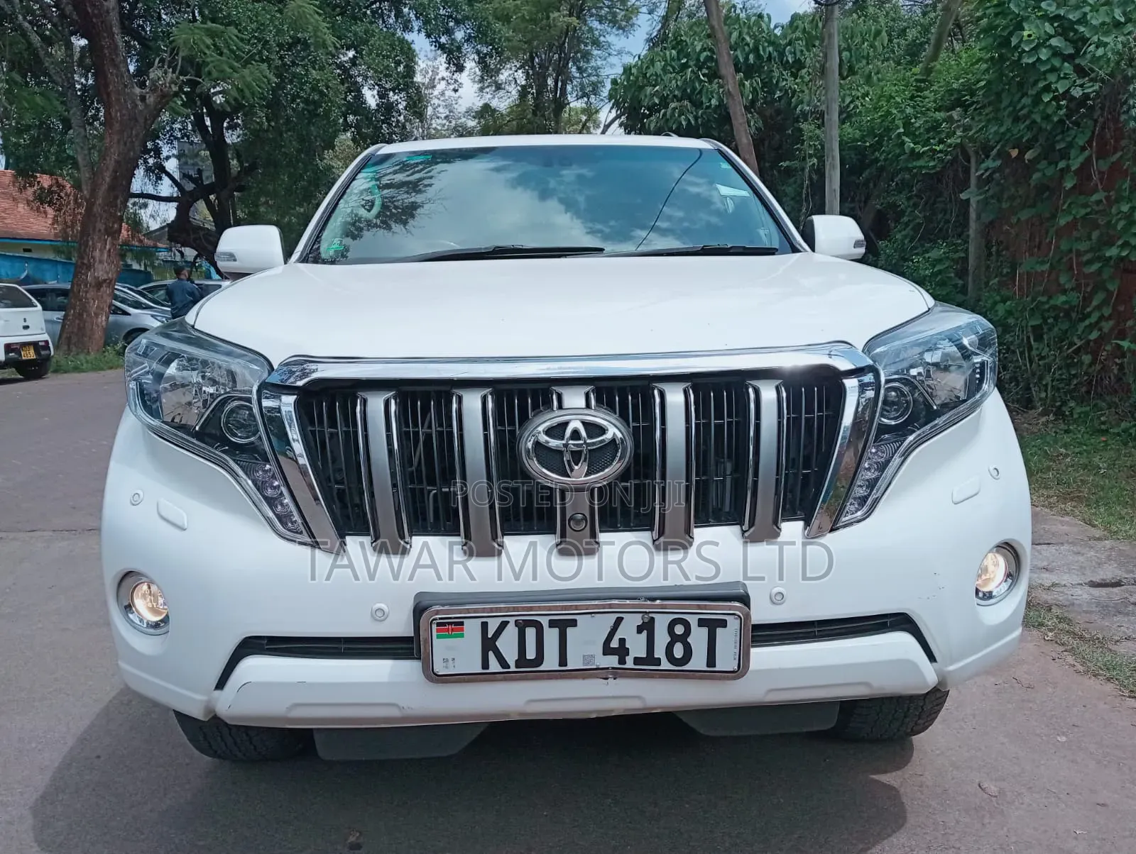 Toyota Land Cruiser Prado 2010 White