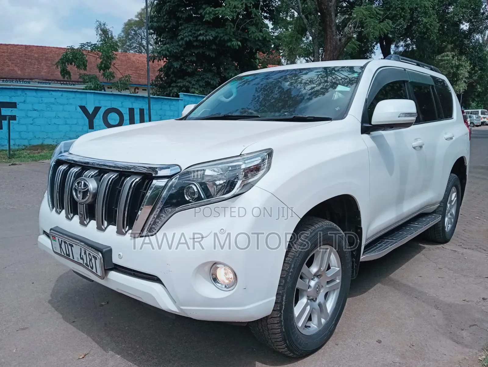 Toyota Land Cruiser Prado 2010 White