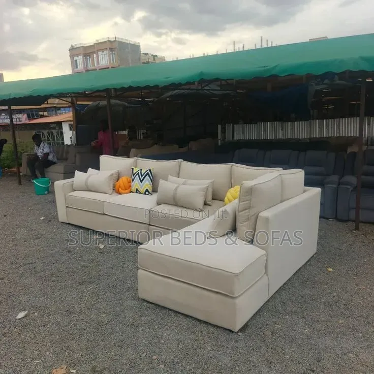 5-Seater Corner Sofa: Clean and New!