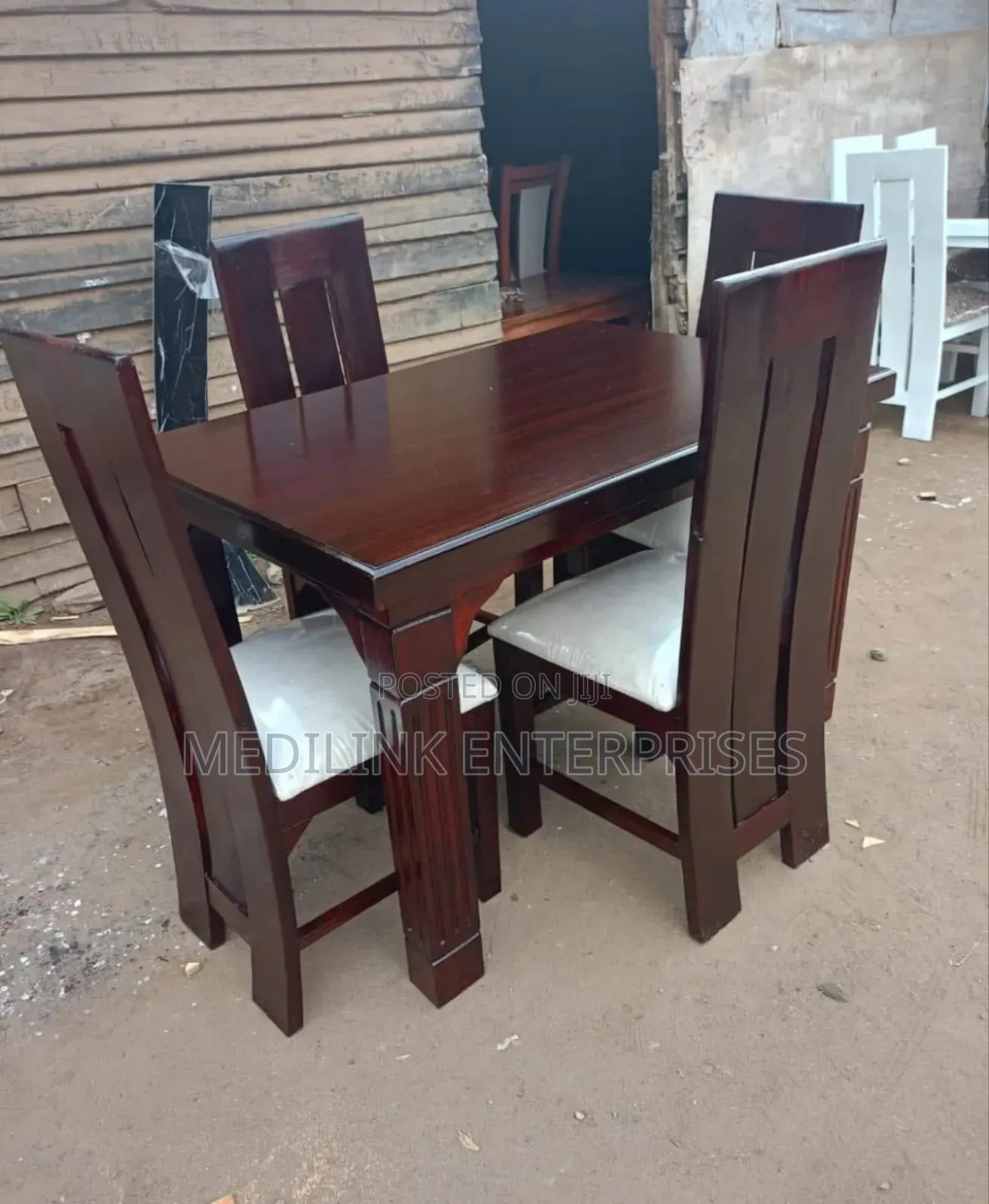 Anhli 4-Seater Solid Dinner Table Set 4 Seater