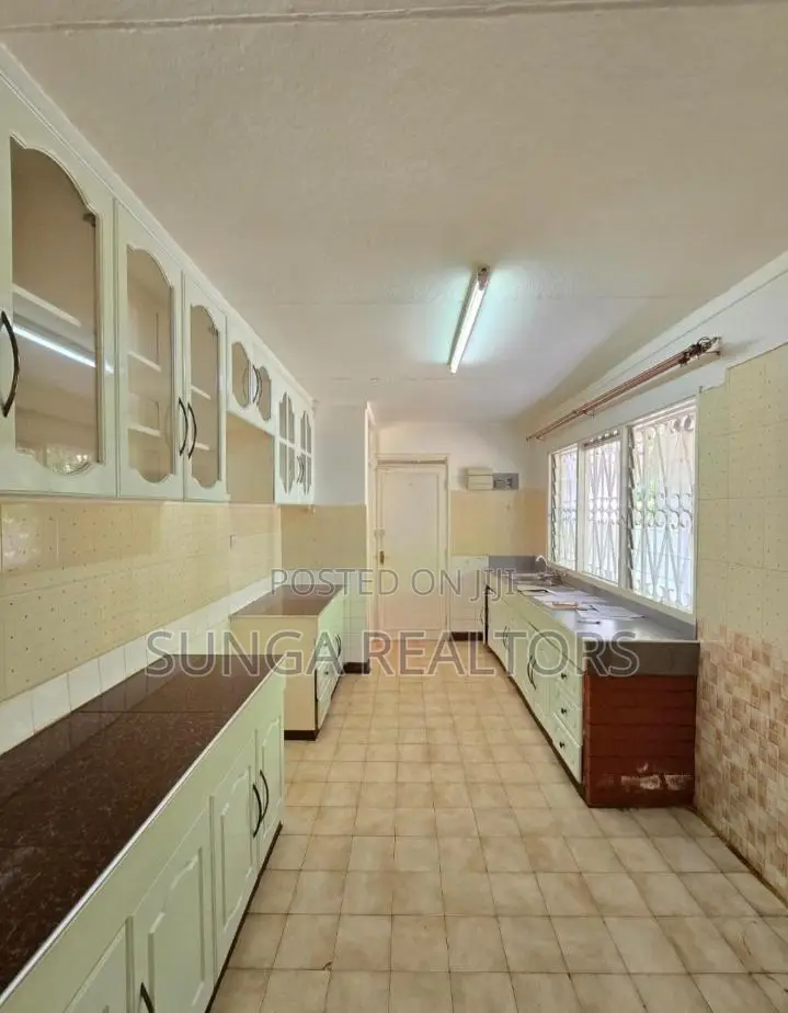 4bdrm Bungalow in Loresho for rent