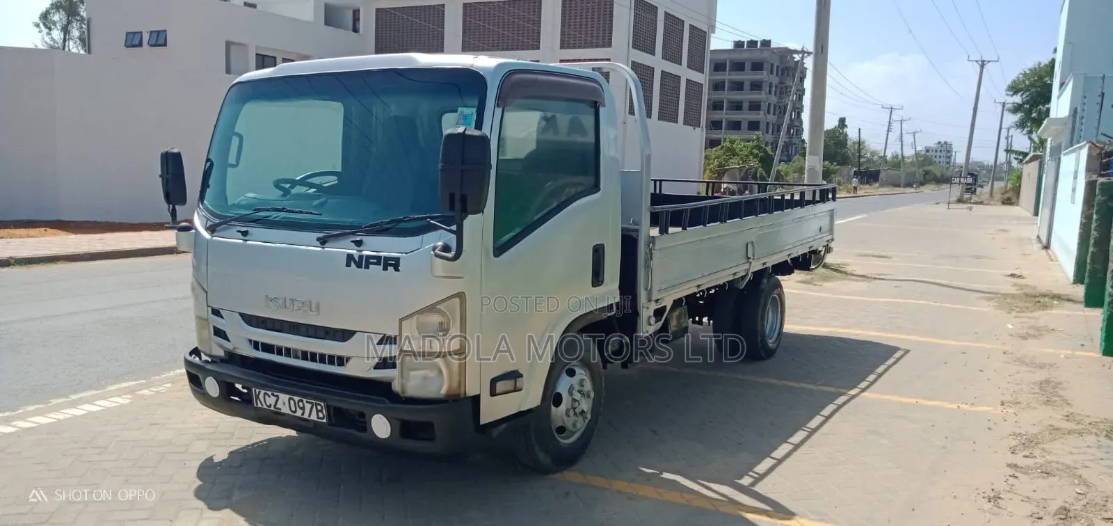 NPR Isuzu Lorry