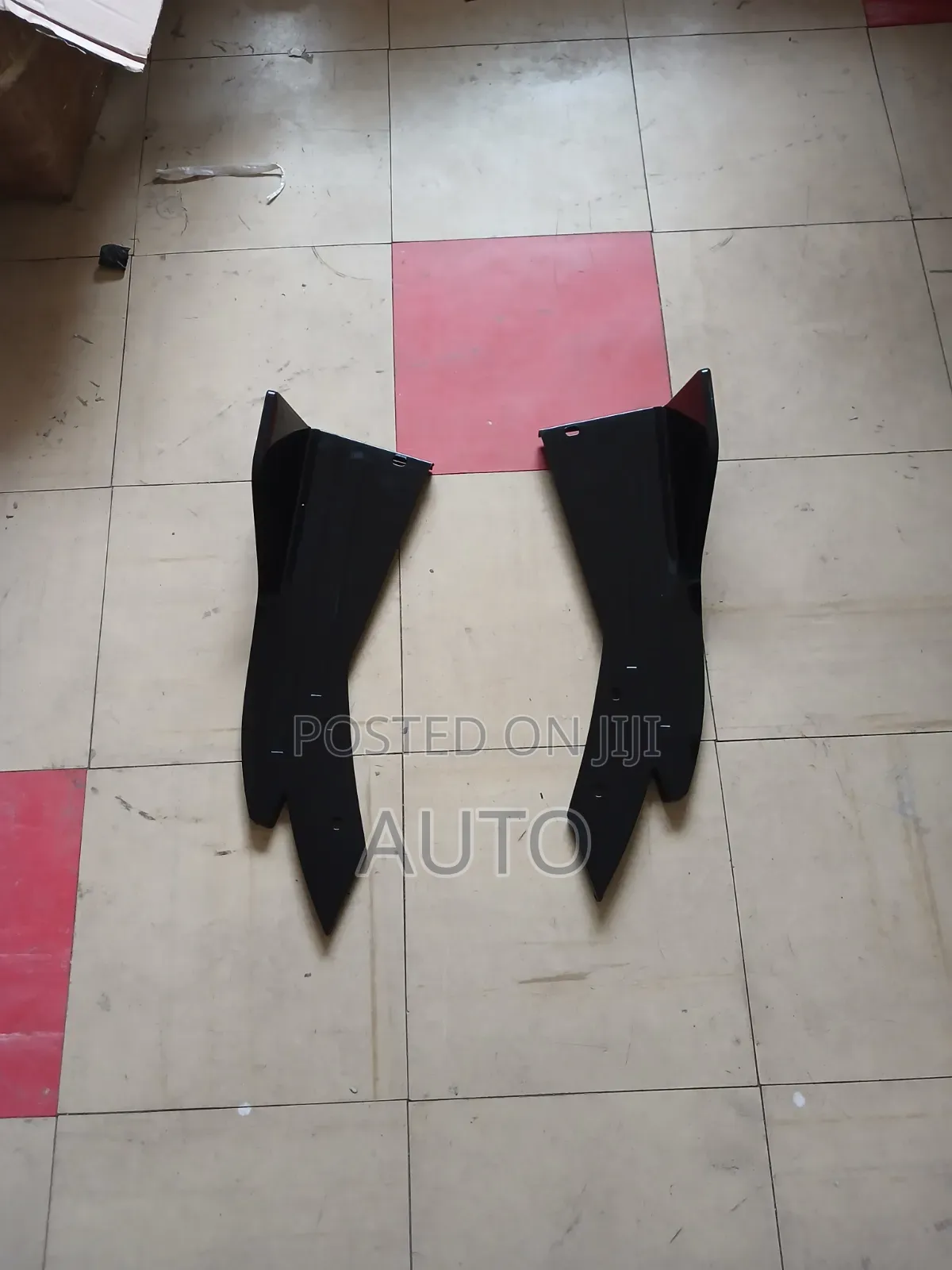 Universal Shark Fin Rear Bumper Diffuser Kit | Racing Style Aero Fins