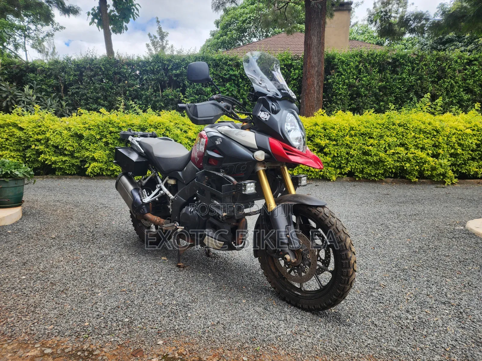 Suzuki V-Strom 2014 Red