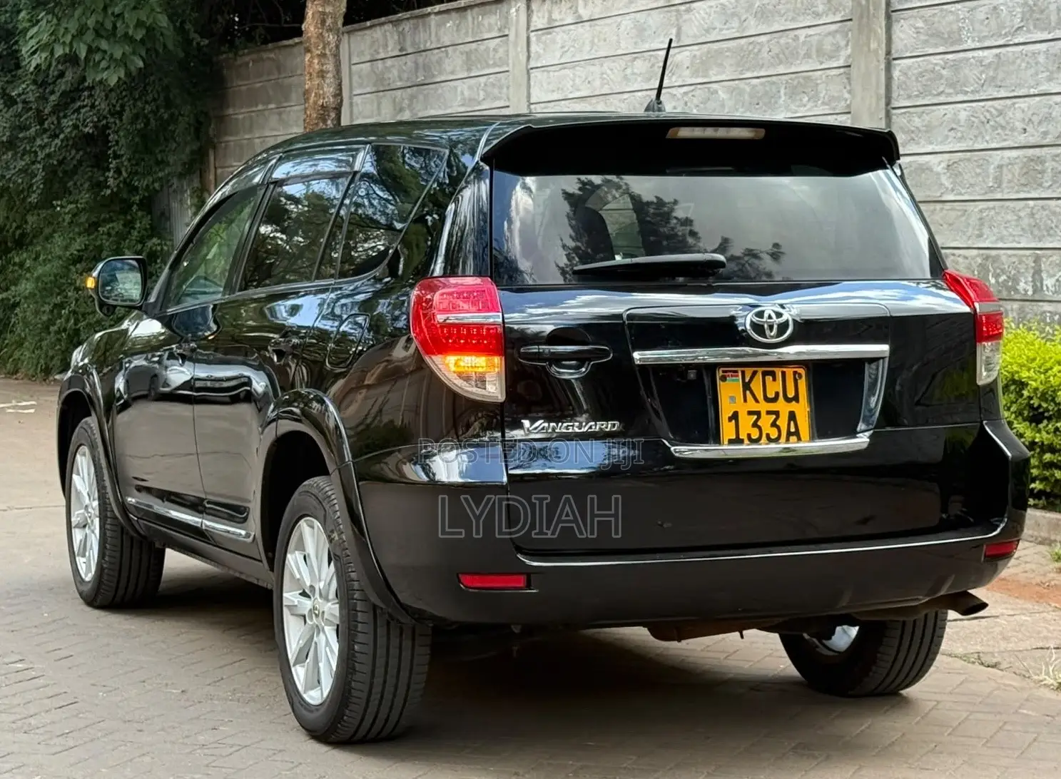 Toyota Vanguard 2012 Black
