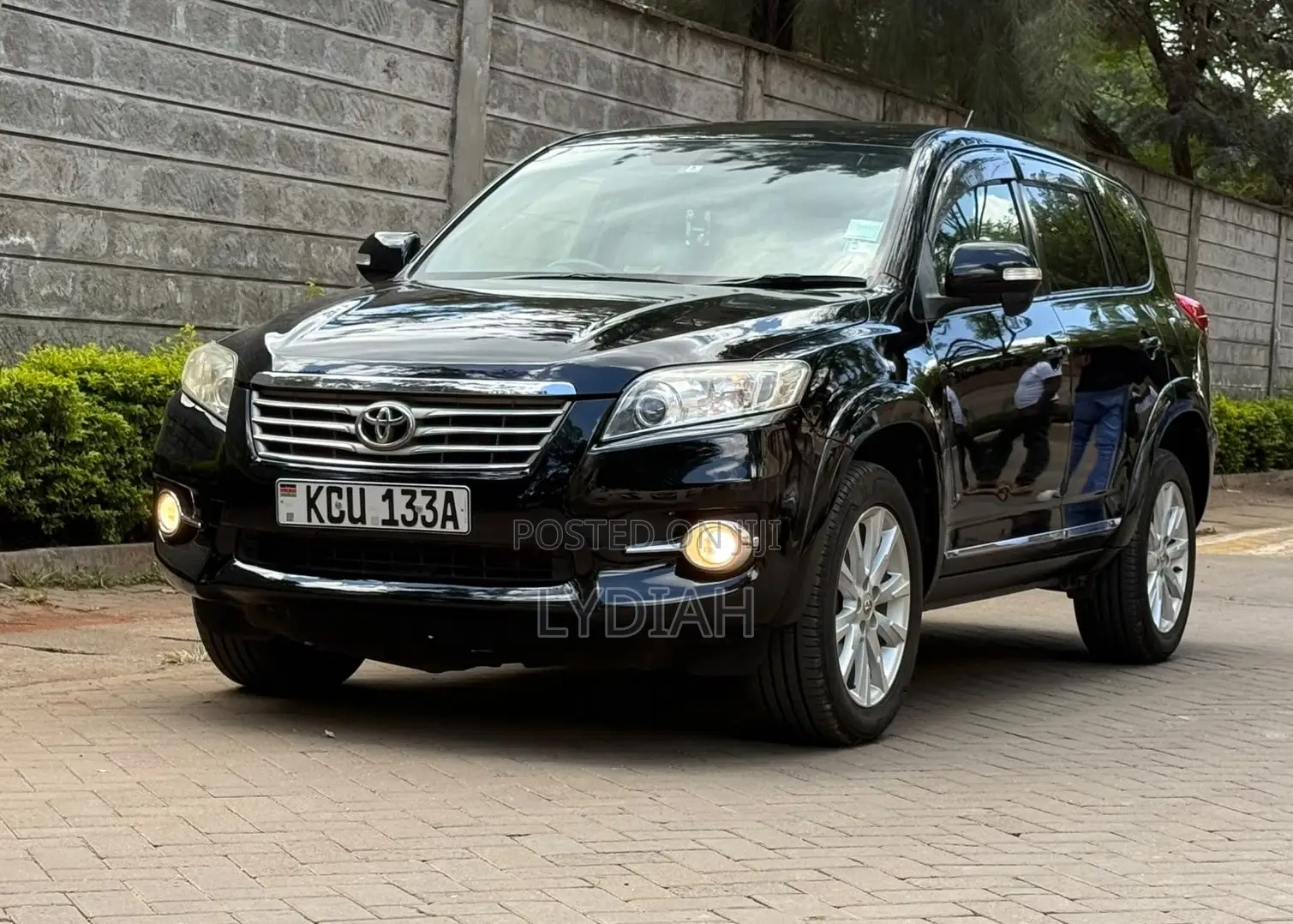 Toyota Vanguard 2012 Black