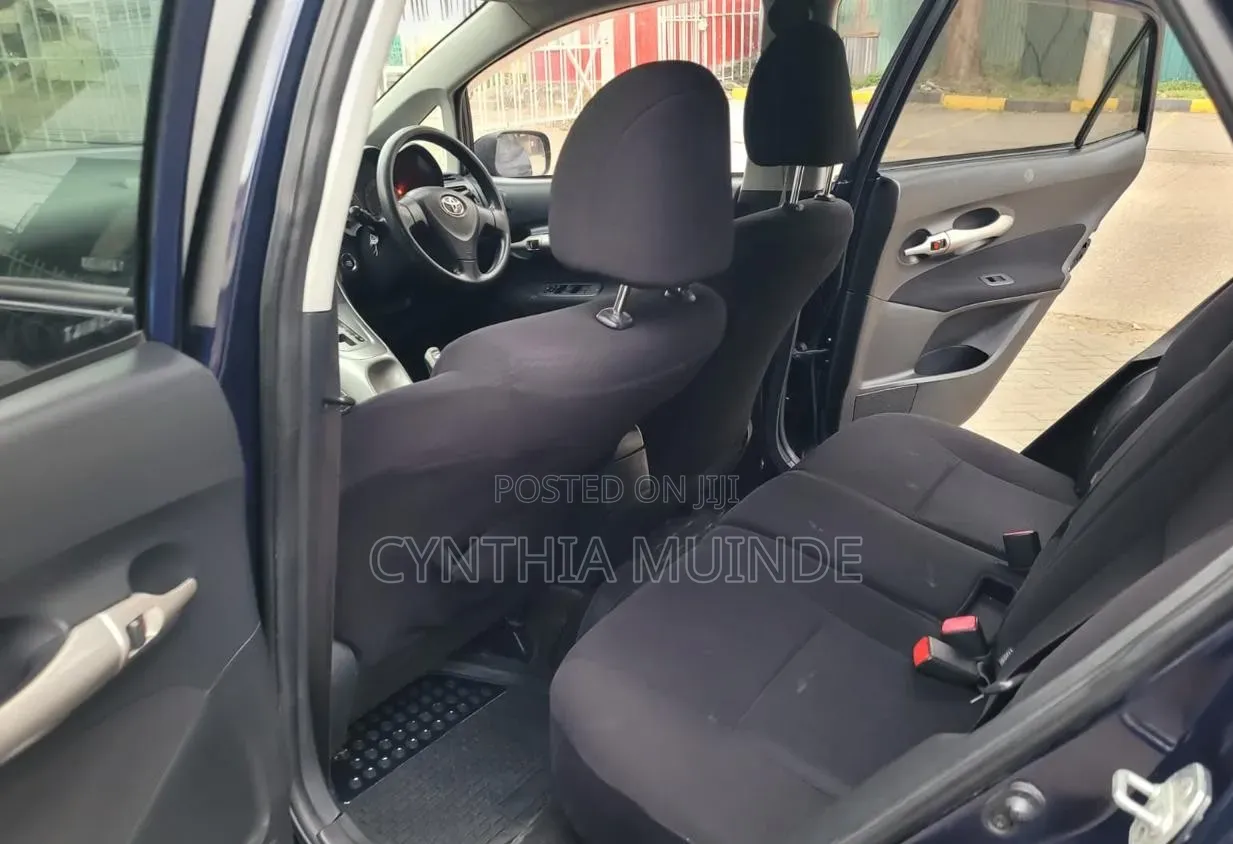 Toyota Auris 2009 Blue