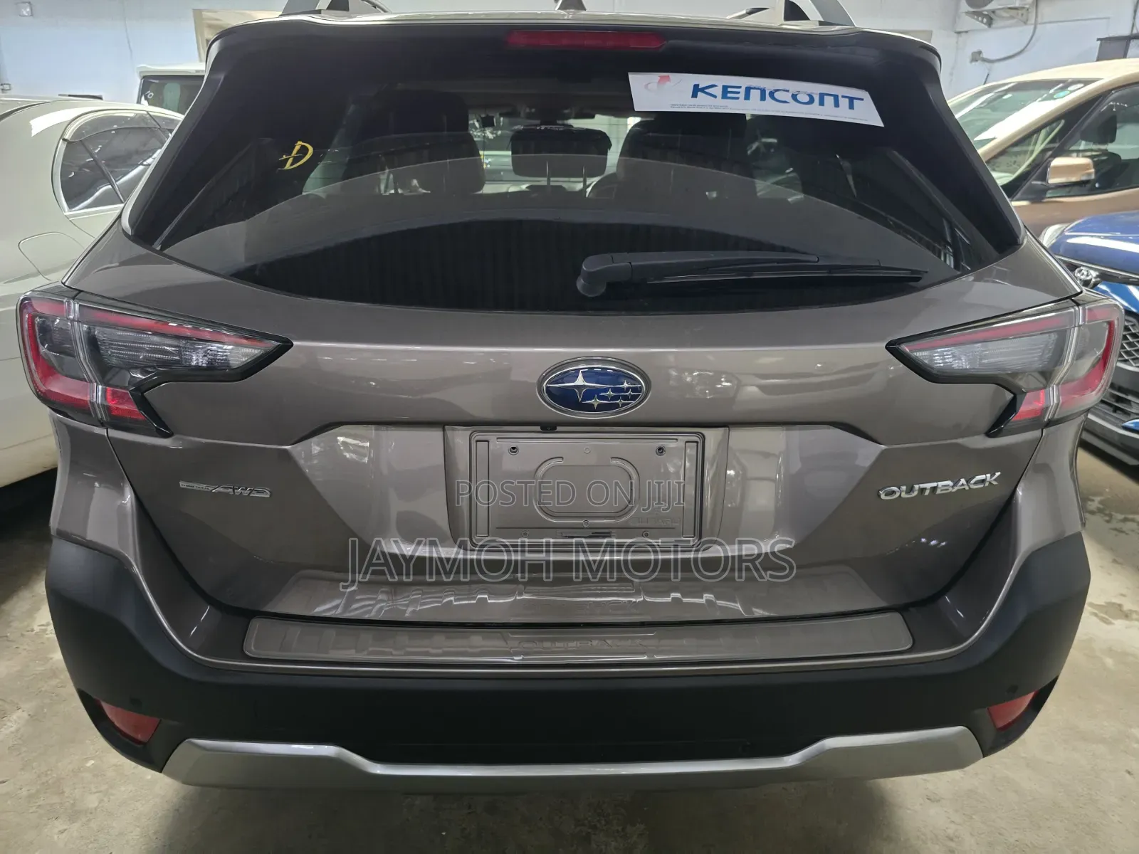 Subaru Outback 2023 Gold