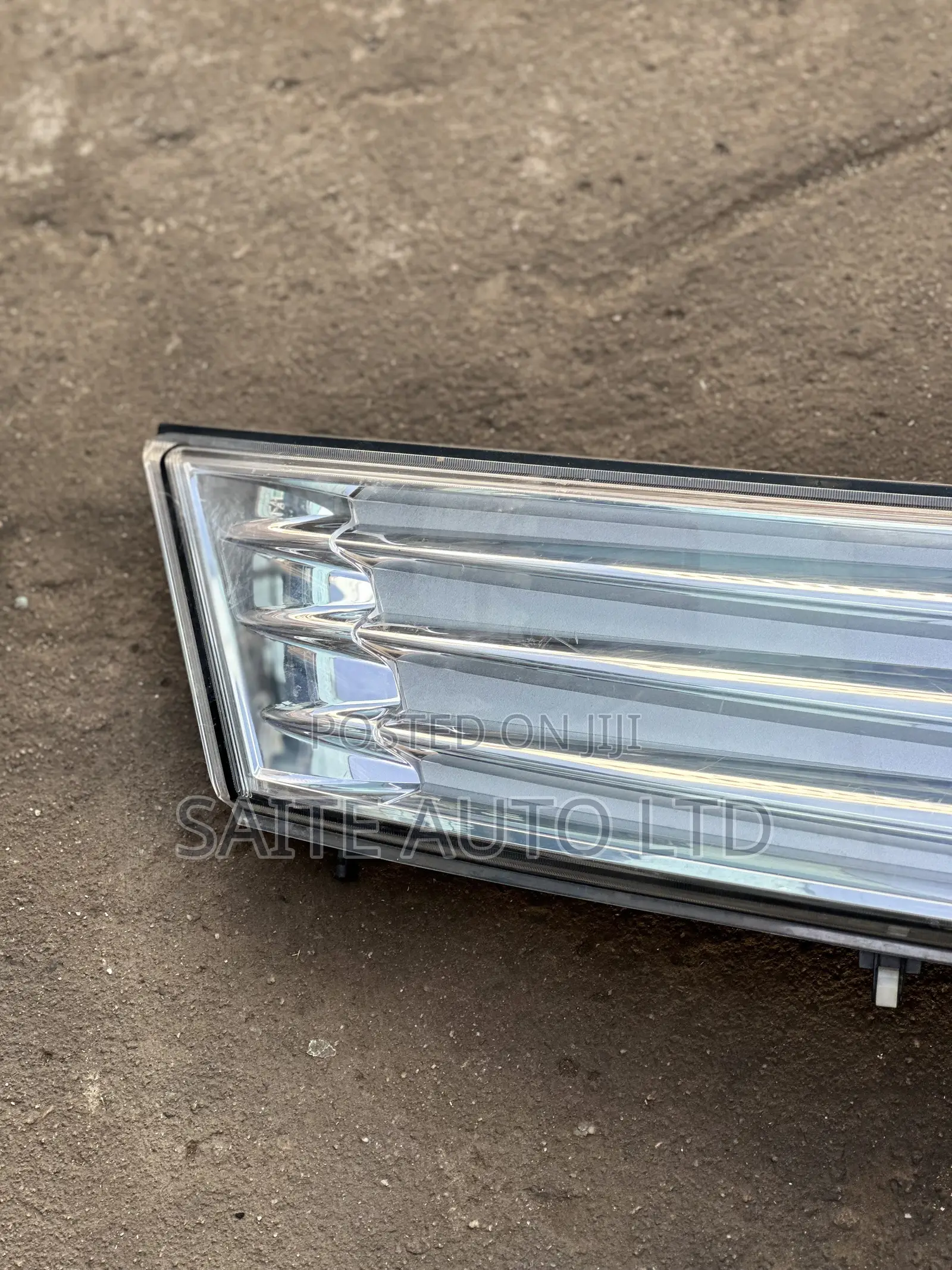 Mitsubishi Delica Grille Reflector