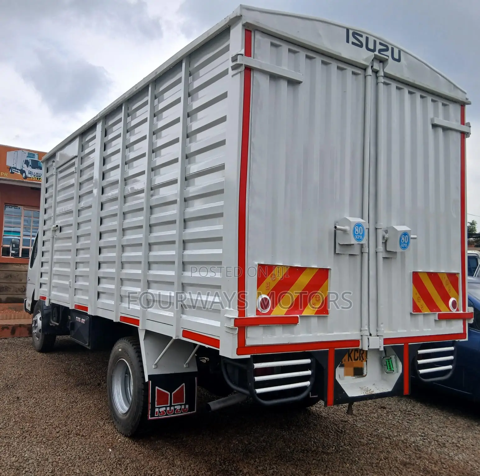 Isuzu NPR 2018