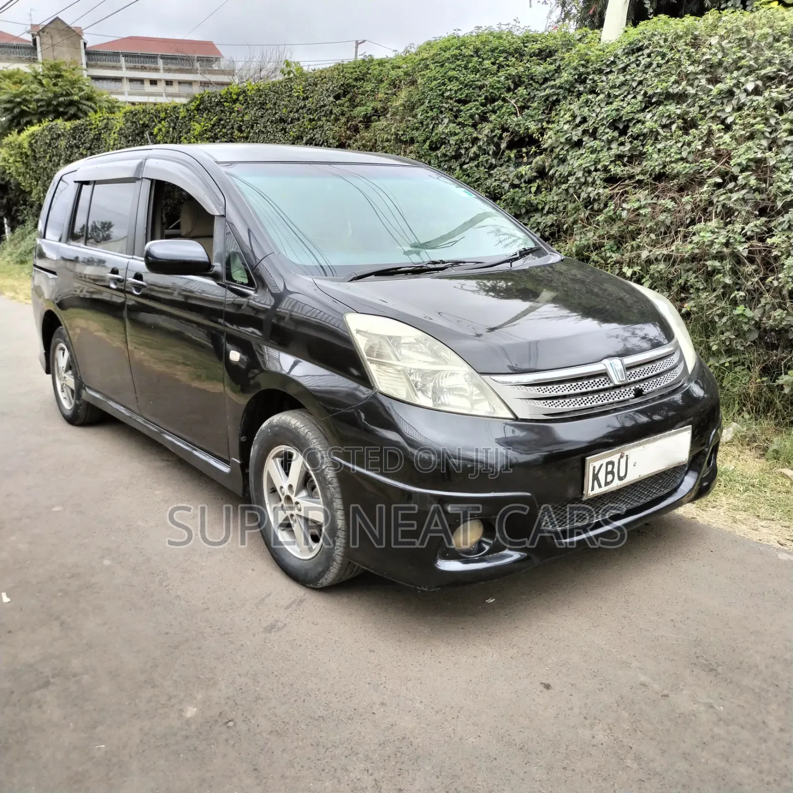 Toyota ISIS 2006 Black