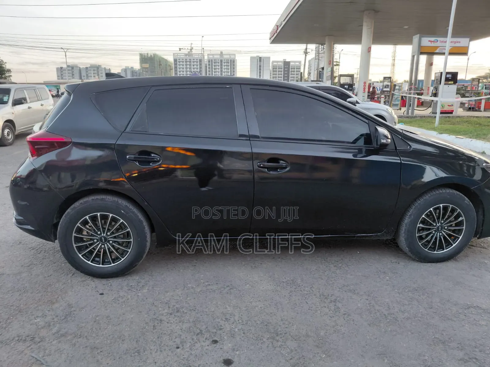 Toyota Auris 2014 Black