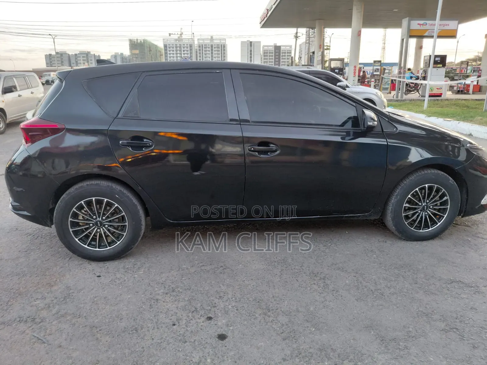 Toyota Auris 2014 Black