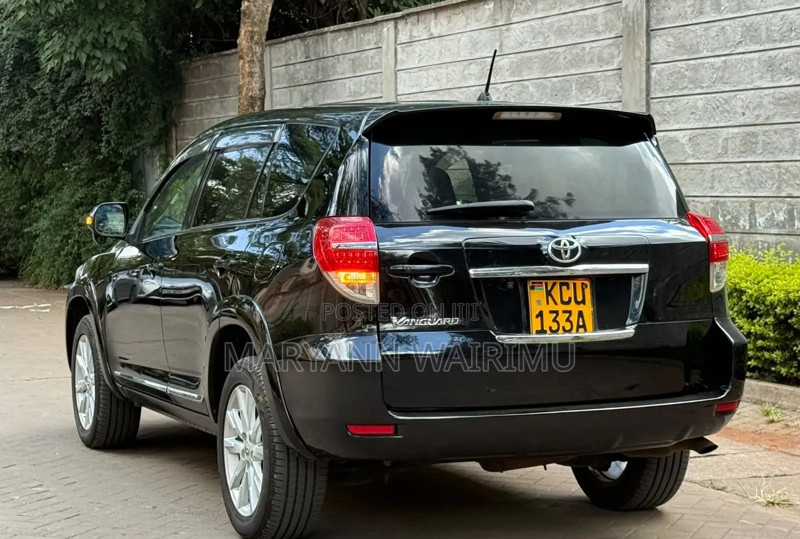 Toyota Vanguard 2013 Black