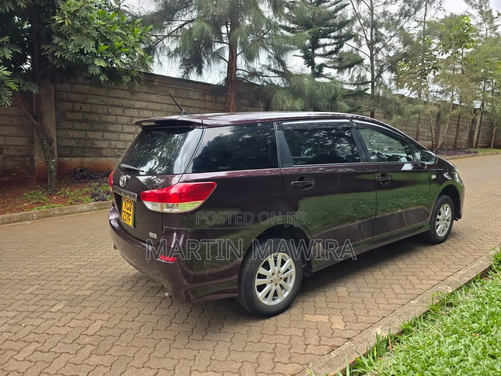 Toyota Wish 2011 Maroon