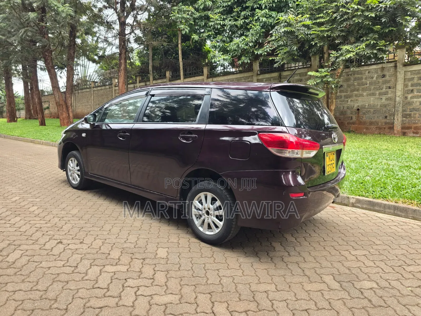 Toyota Wish 2011 Maroon