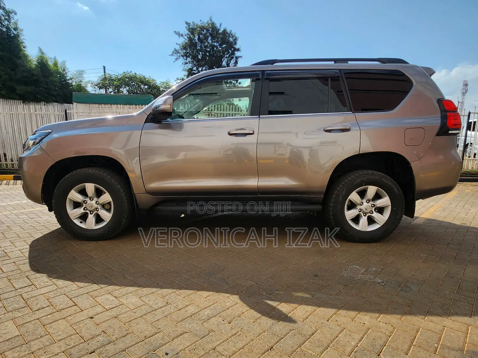 Toyota Land Cruiser Prado 2017 Brown