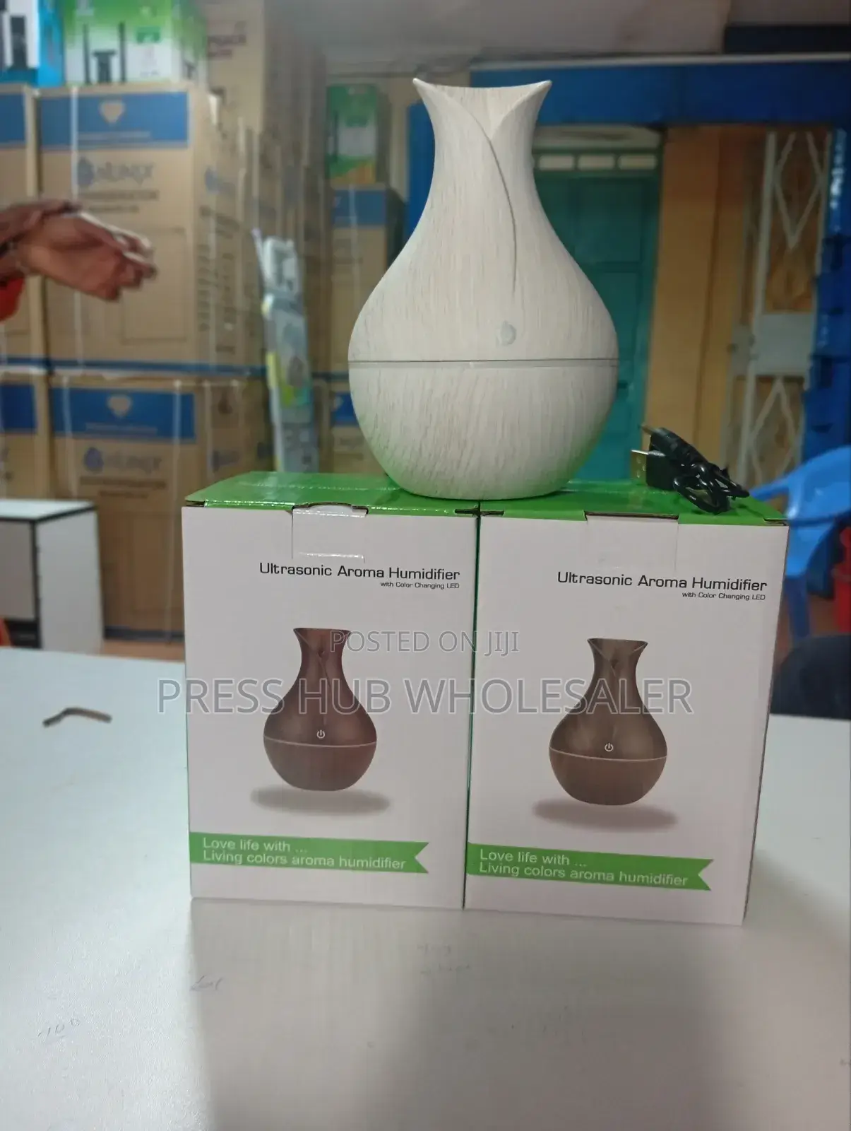 Ultrasonic Aroma Humidifier With Color Changing Led