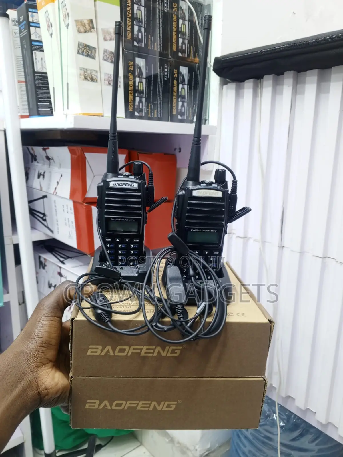Baofeng Uv82 Rechargeable Walkie Talkie With Accessories