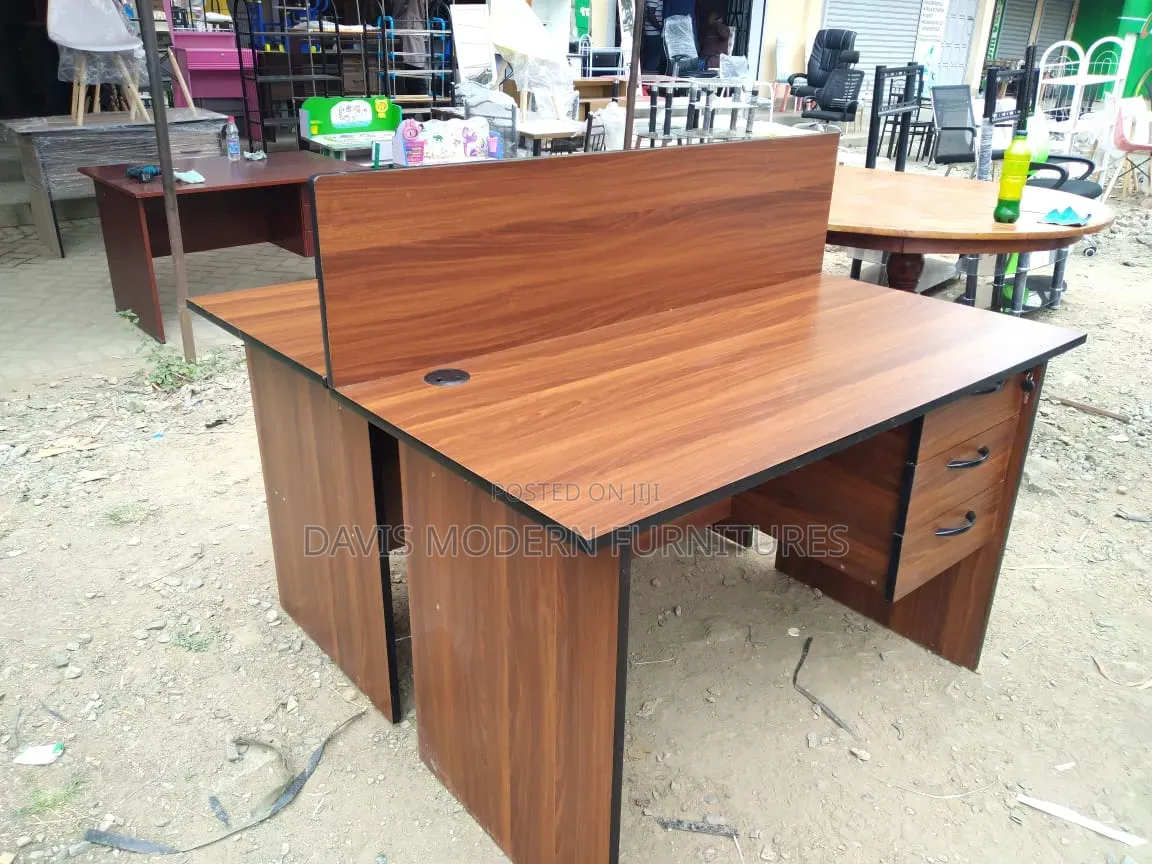 Double -Side Office Workstation Desk