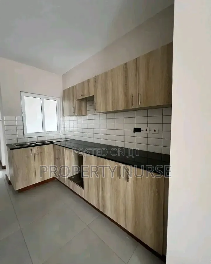 2bdrm Apartment in Gateway Mall Area for sale
