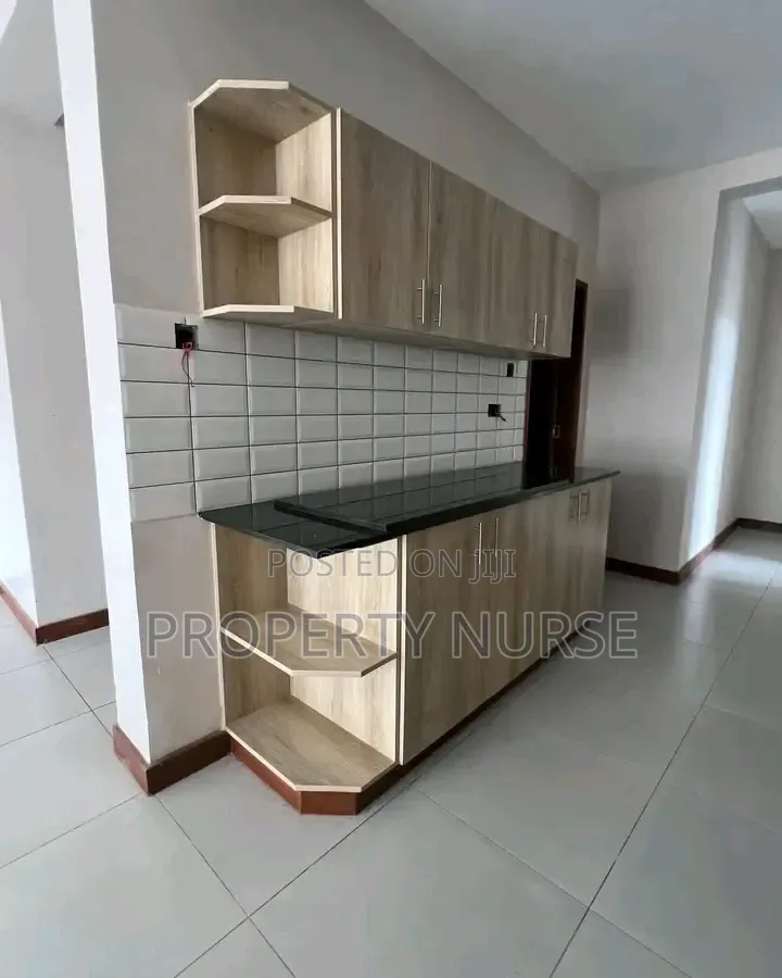 2bdrm Apartment in Gateway Mall Area for sale