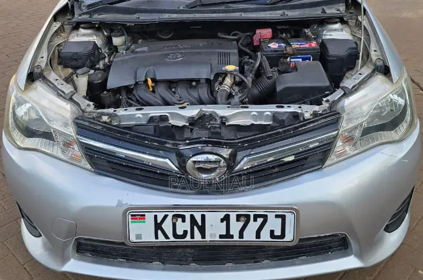 Toyota Corolla Fielder 2012