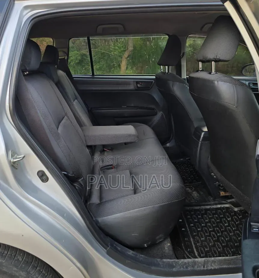 Toyota Corolla Fielder 2012