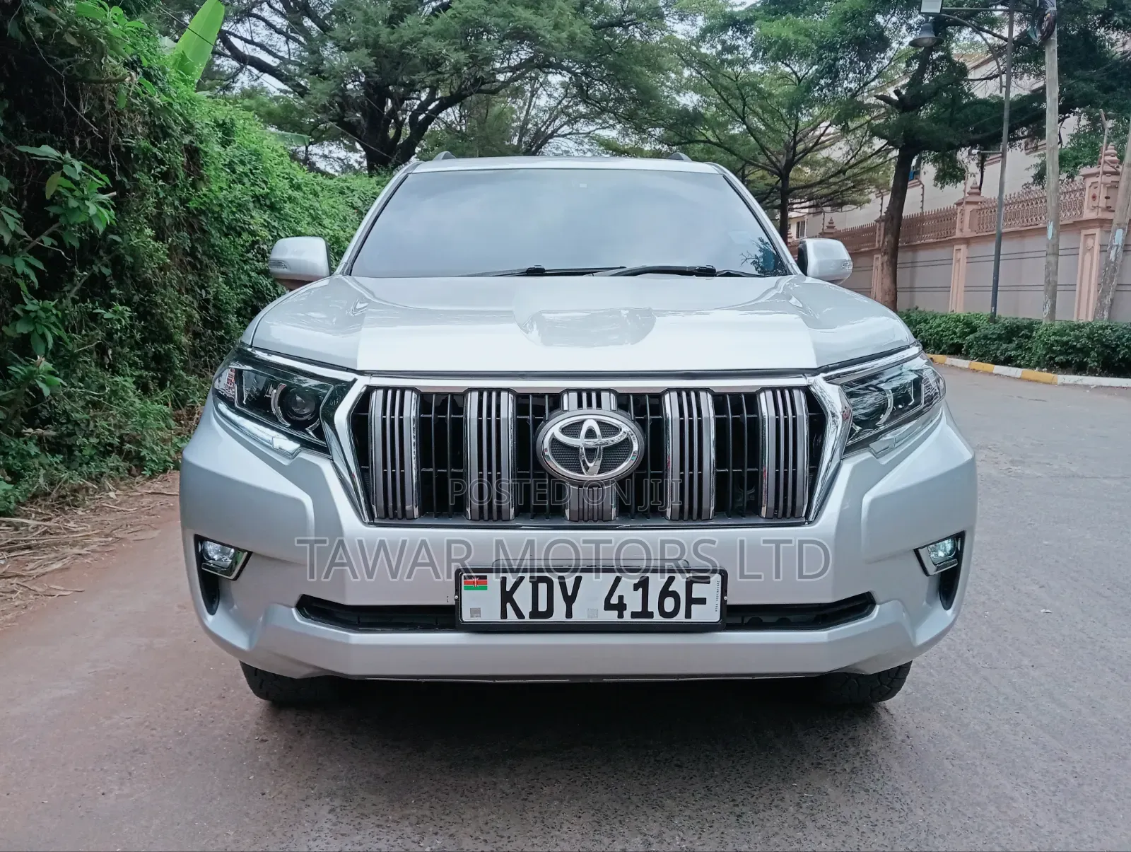 Toyota Land Cruiser Prado 2010 Silver