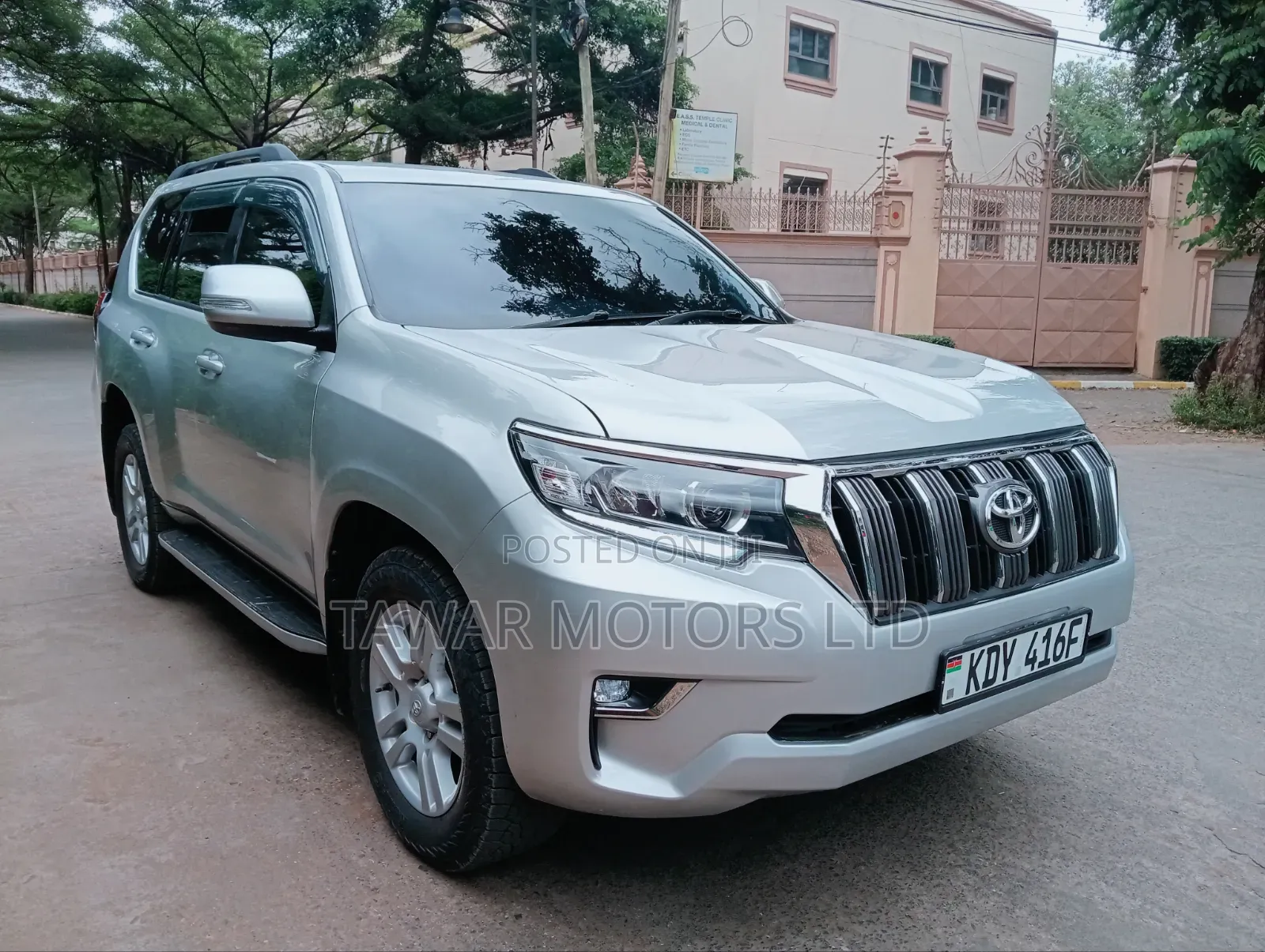 Toyota Land Cruiser Prado 2010 Silver