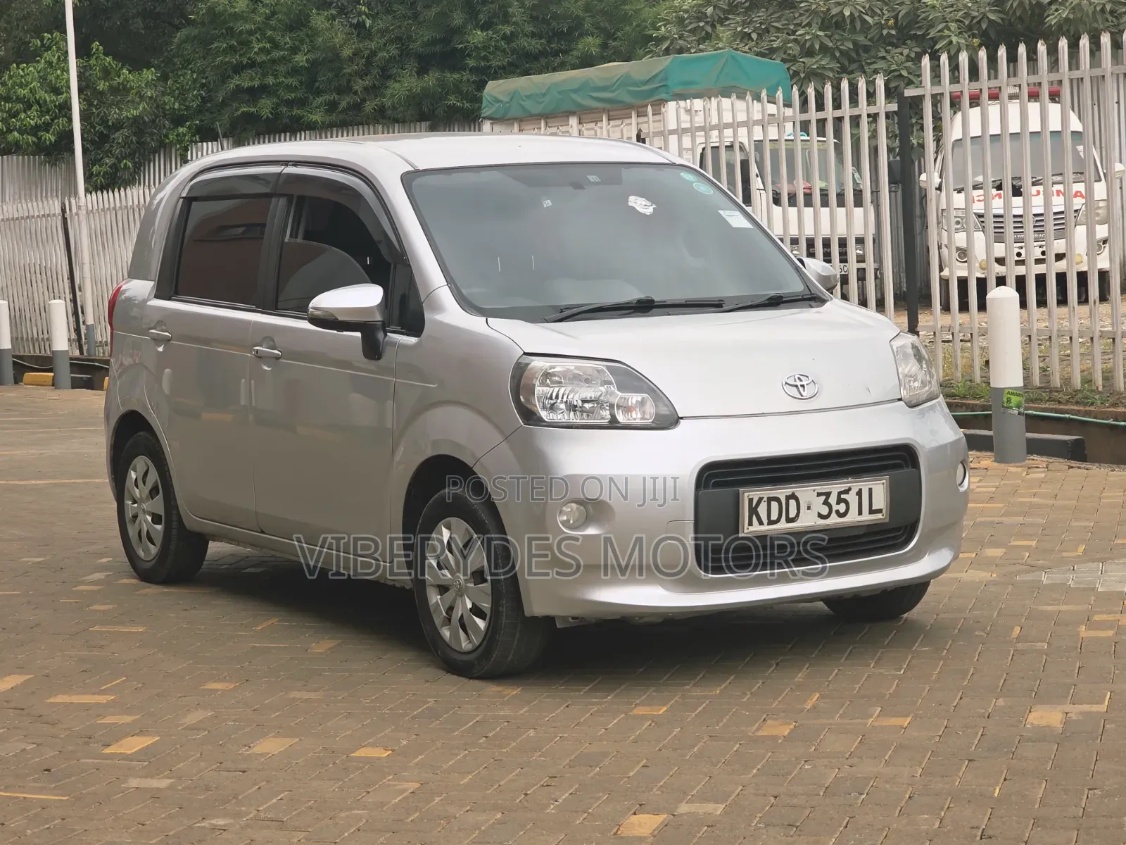 Toyota Porte 2014