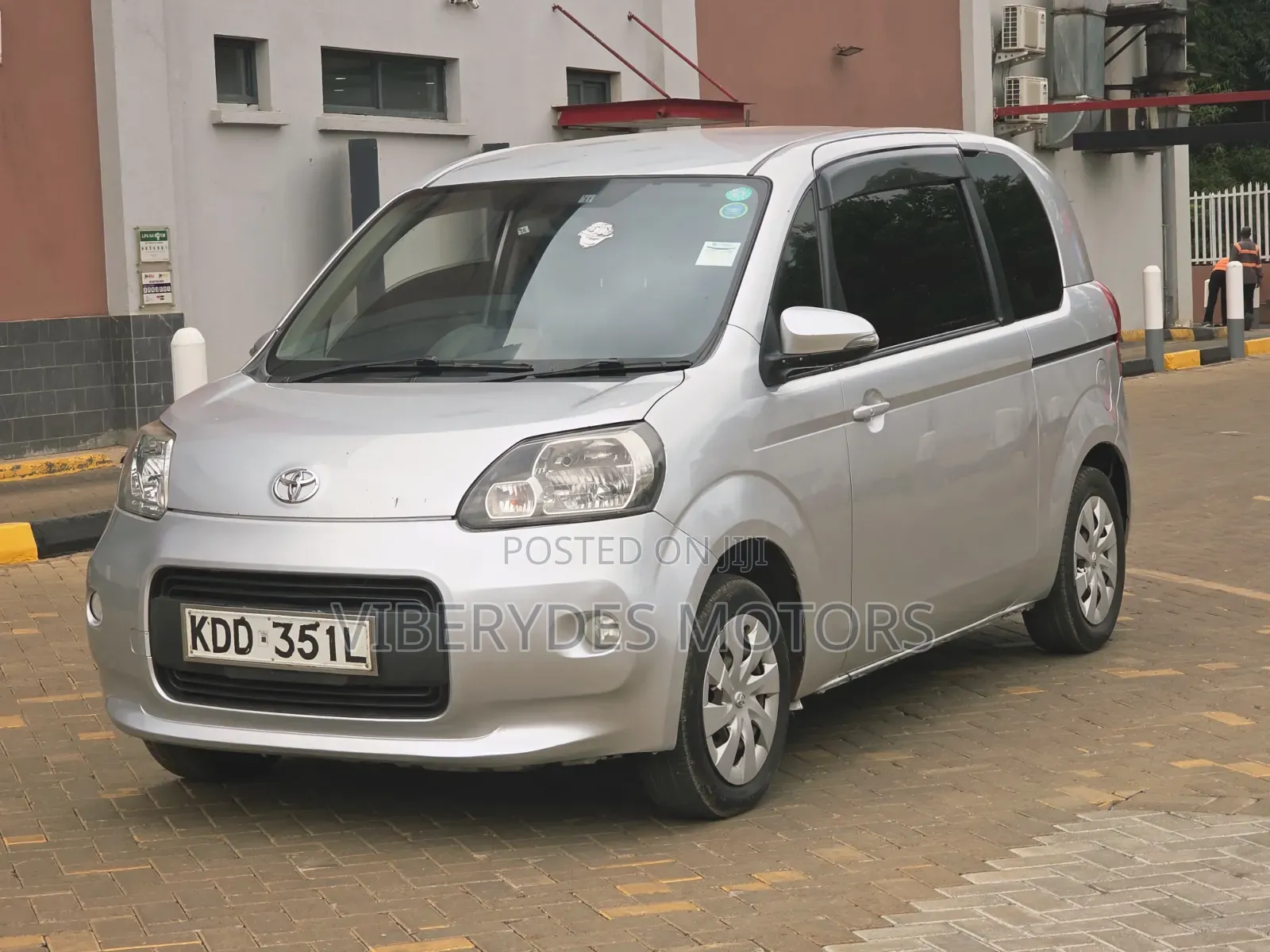 Toyota Porte 2014