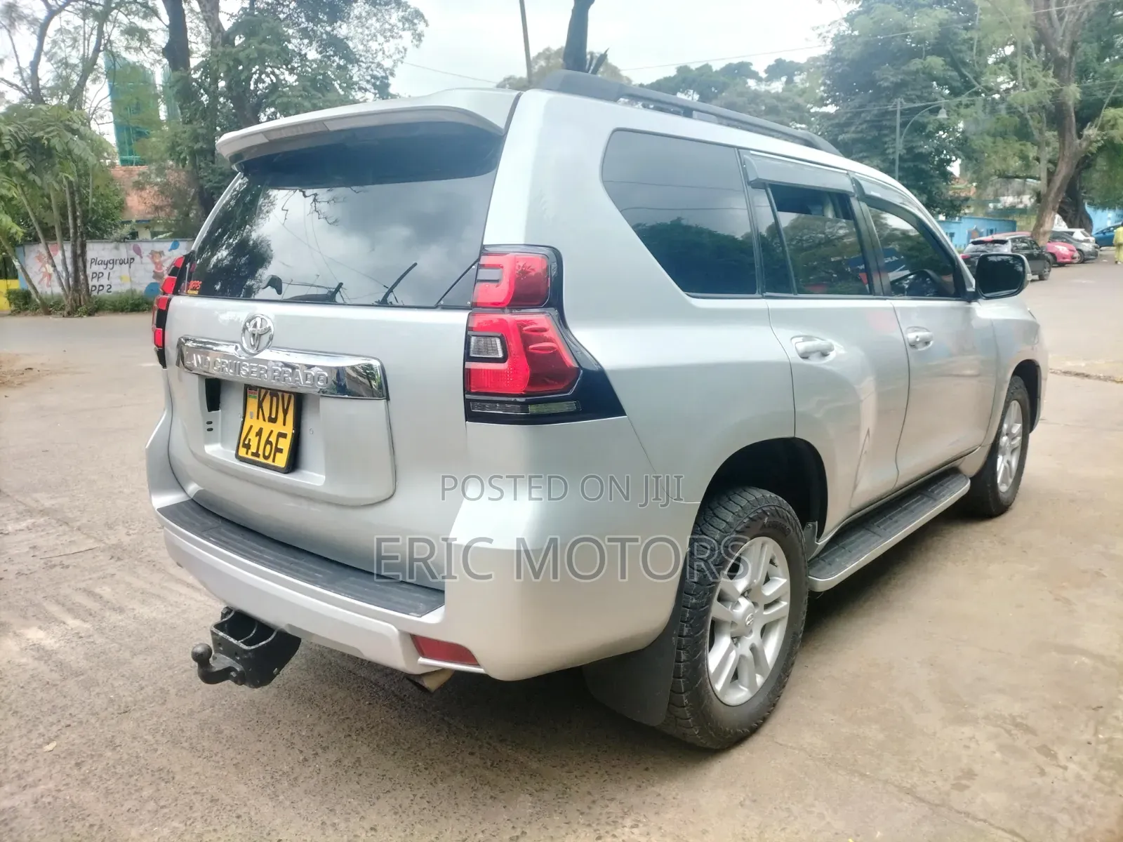 Toyota Land Cruiser Prado 2010 Silver