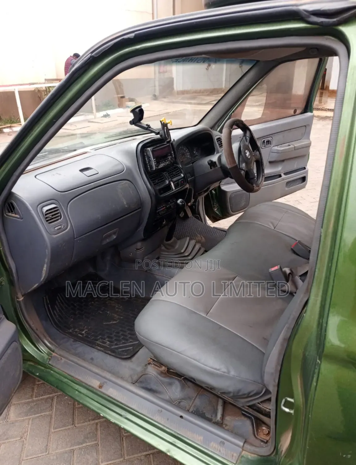 Nissan Hardbody 2000i 2006 Green
