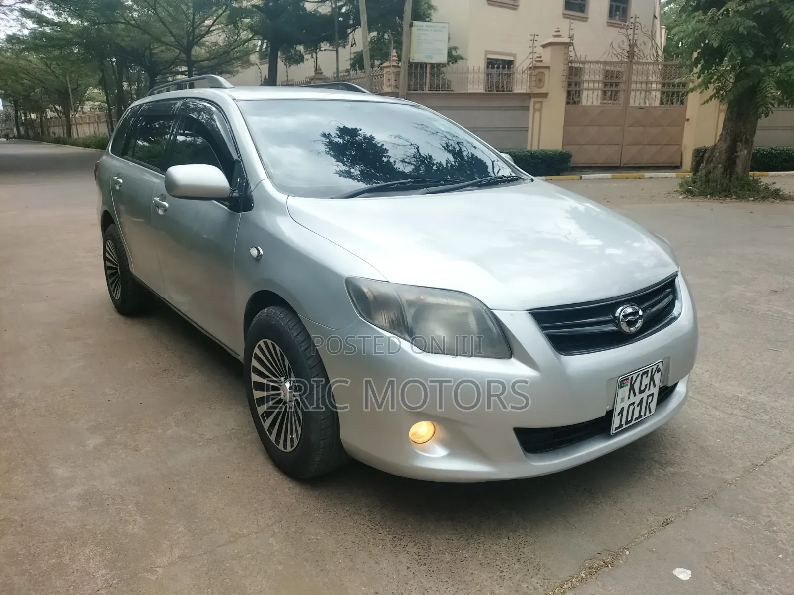 Toyota Corolla Fielder 2010 Silver