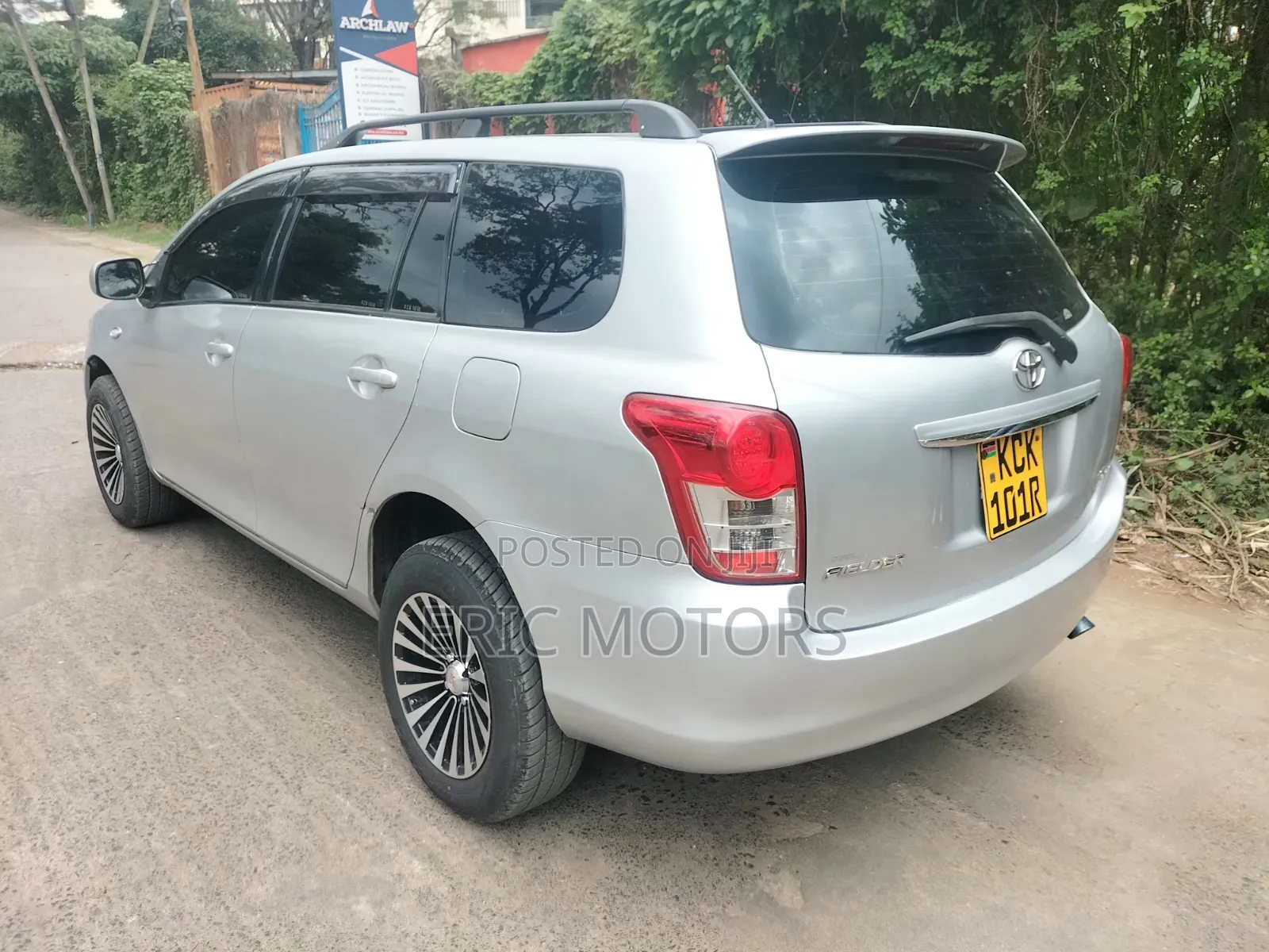 Toyota Corolla Fielder 2010 Silver