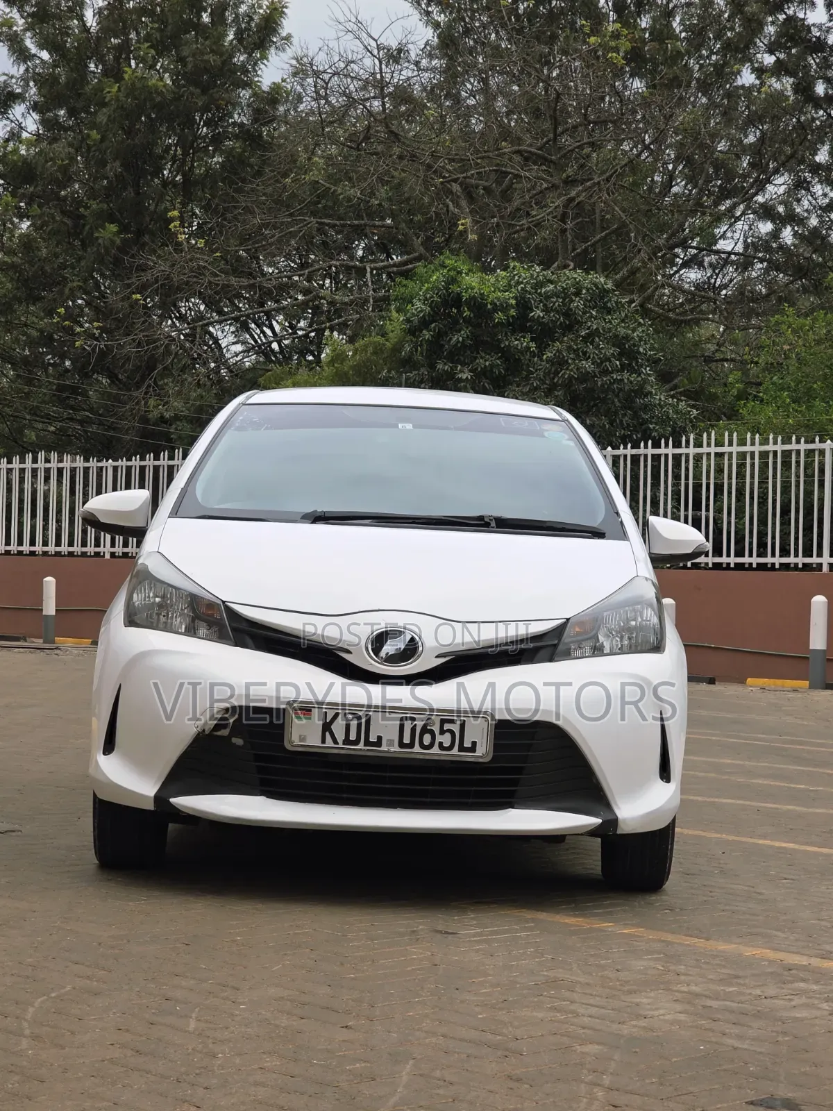 Toyota Vitz 2015