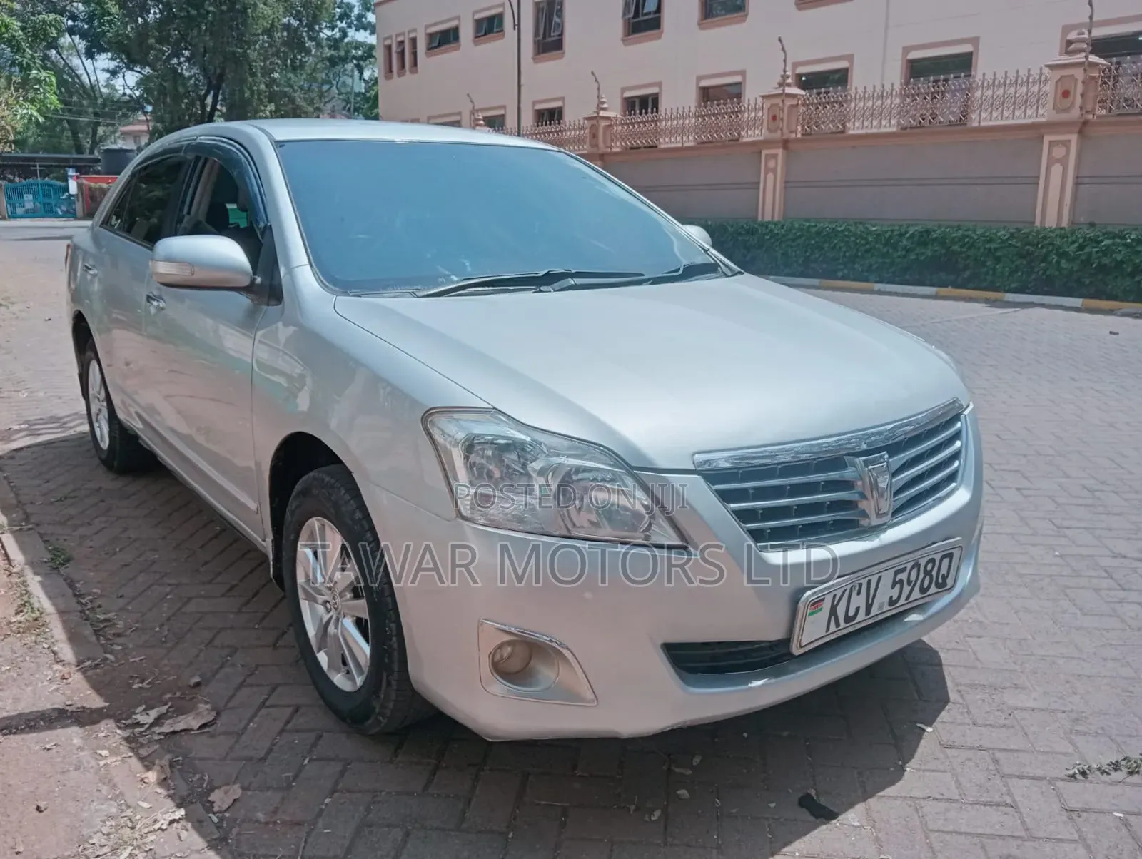 Toyota Premio 2012 Silver