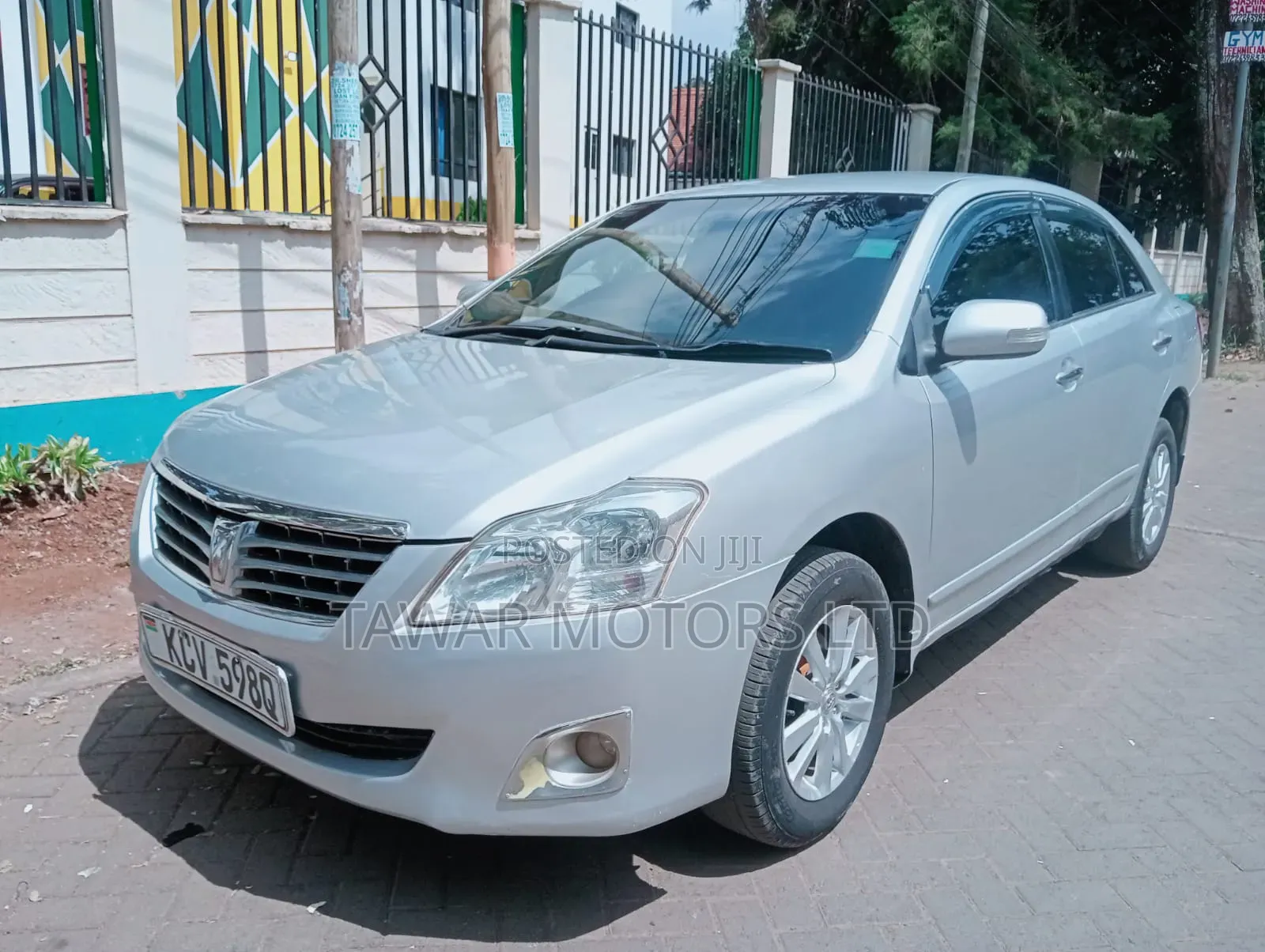 Toyota Premio 2012 Silver