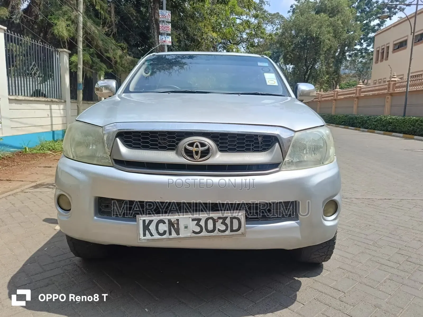 Toyota Hilux 2010 Silver