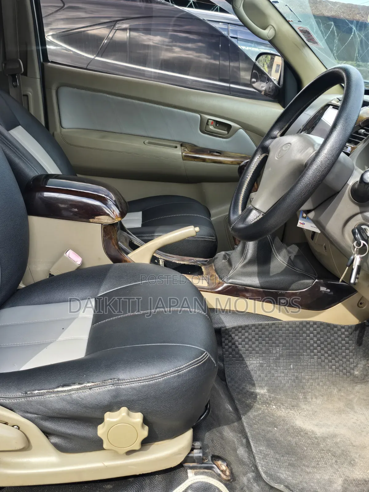 Toyota Hilux 2010 Gold