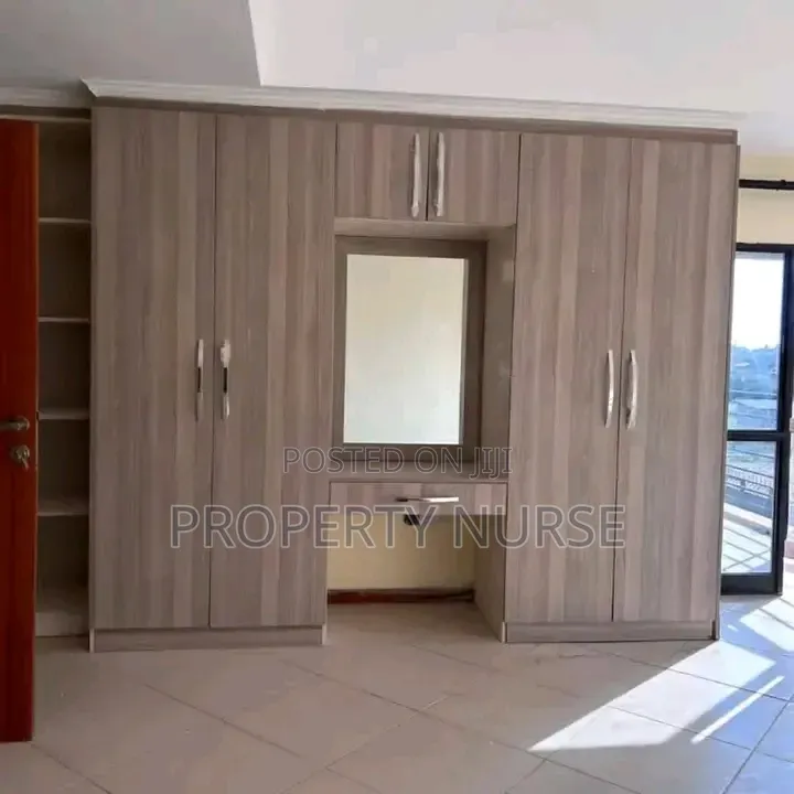 5bdrm Maisonette in Gateway Mall Area for rent
