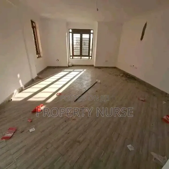 3bdrm Apartment in Gateway Mall Area for rent