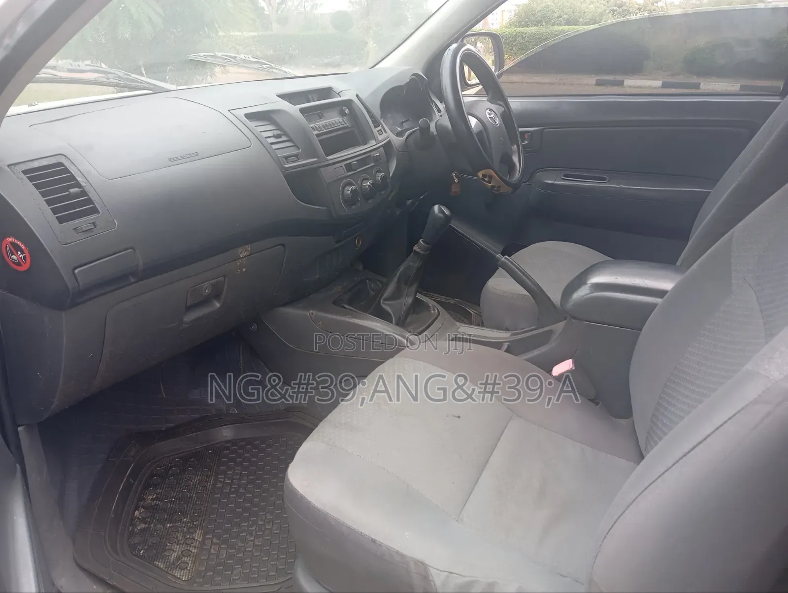 Toyota Hilux 2012 Silver