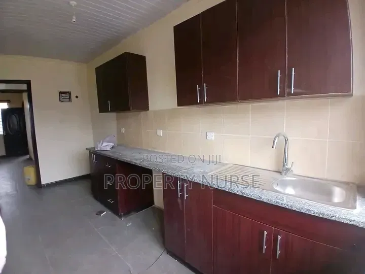 3bdrm Apartment in Gateway Mall Area for rent