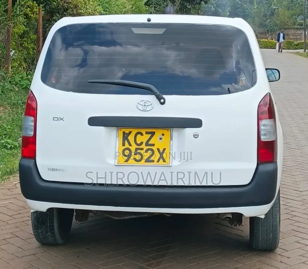 Toyota Probox 2013 Off white