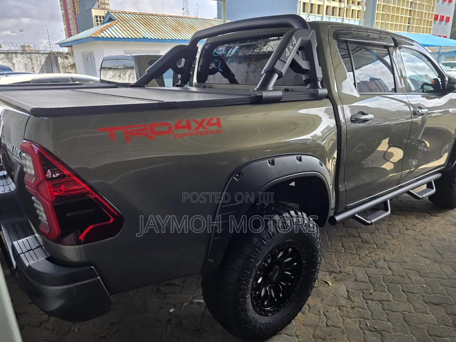 Toyota Hilux 2021 Green