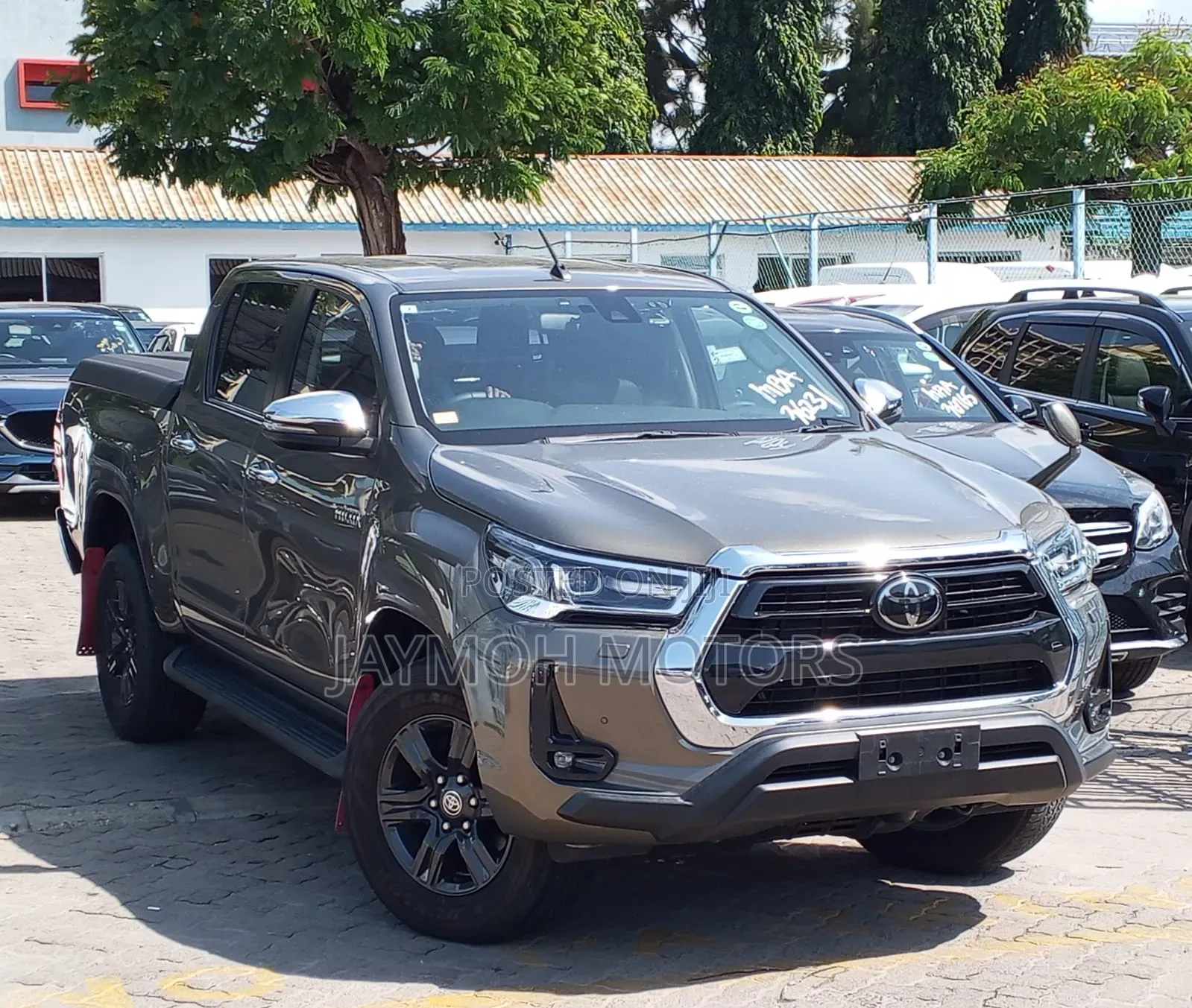Toyota Hilux 2023 Gold