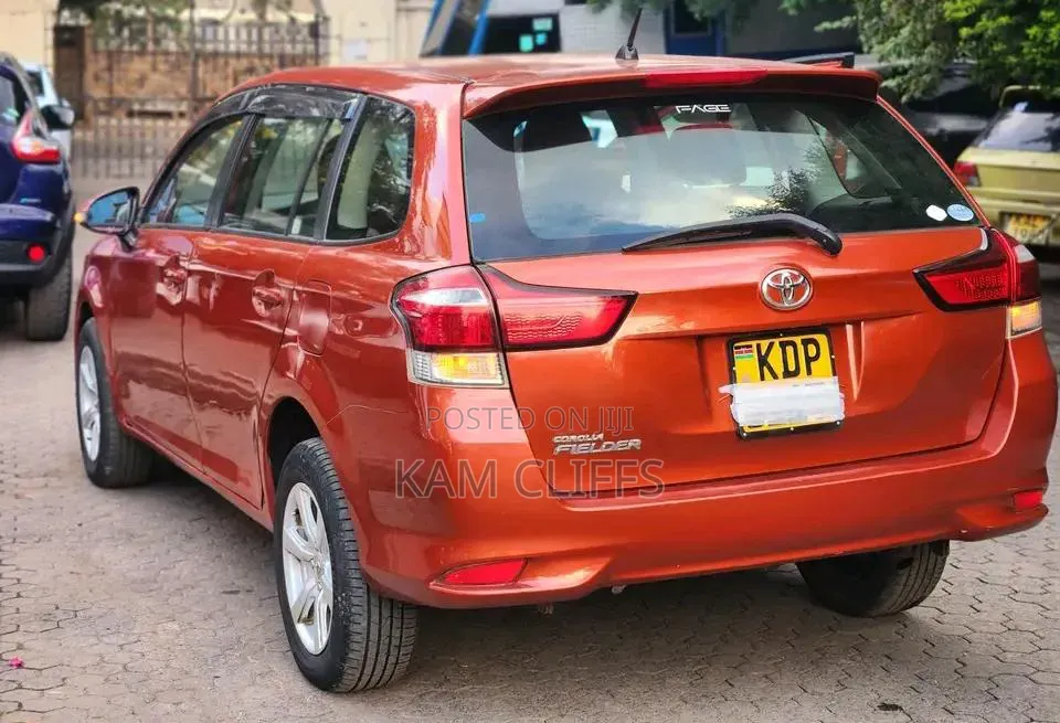 Toyota Corolla Fielder 2017 Orange