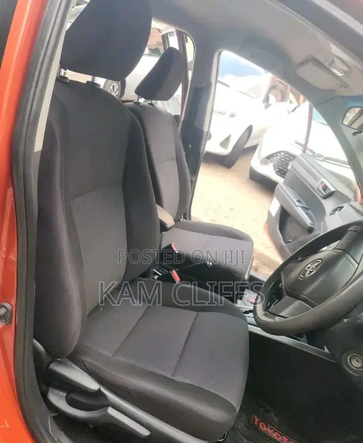 Toyota Corolla Fielder 2017 Orange